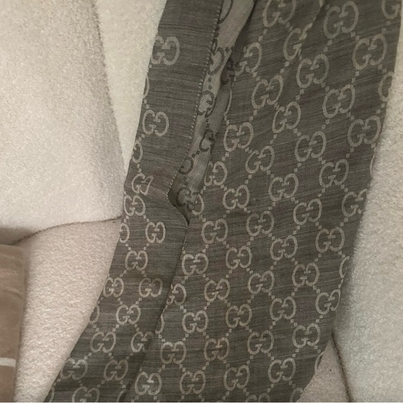 Authentic Gucci GG Jacquard Pattern Wool Scarf Gray - Picture 4 of 9